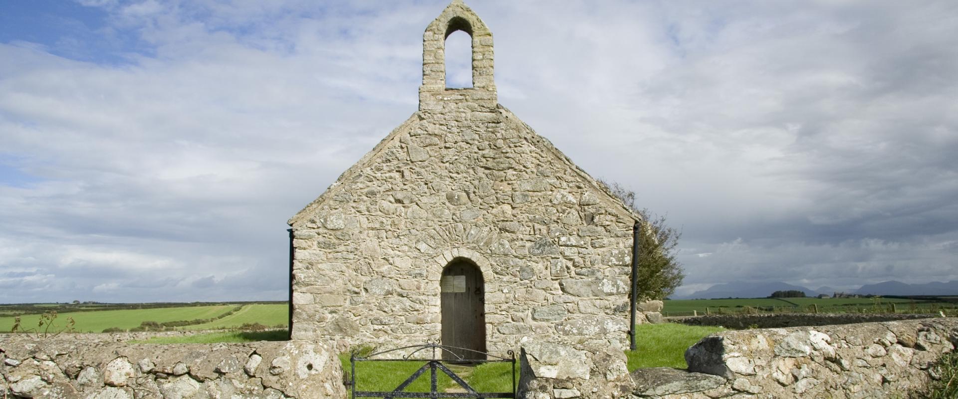outside image of St Mary's, Tal-y-Llyn