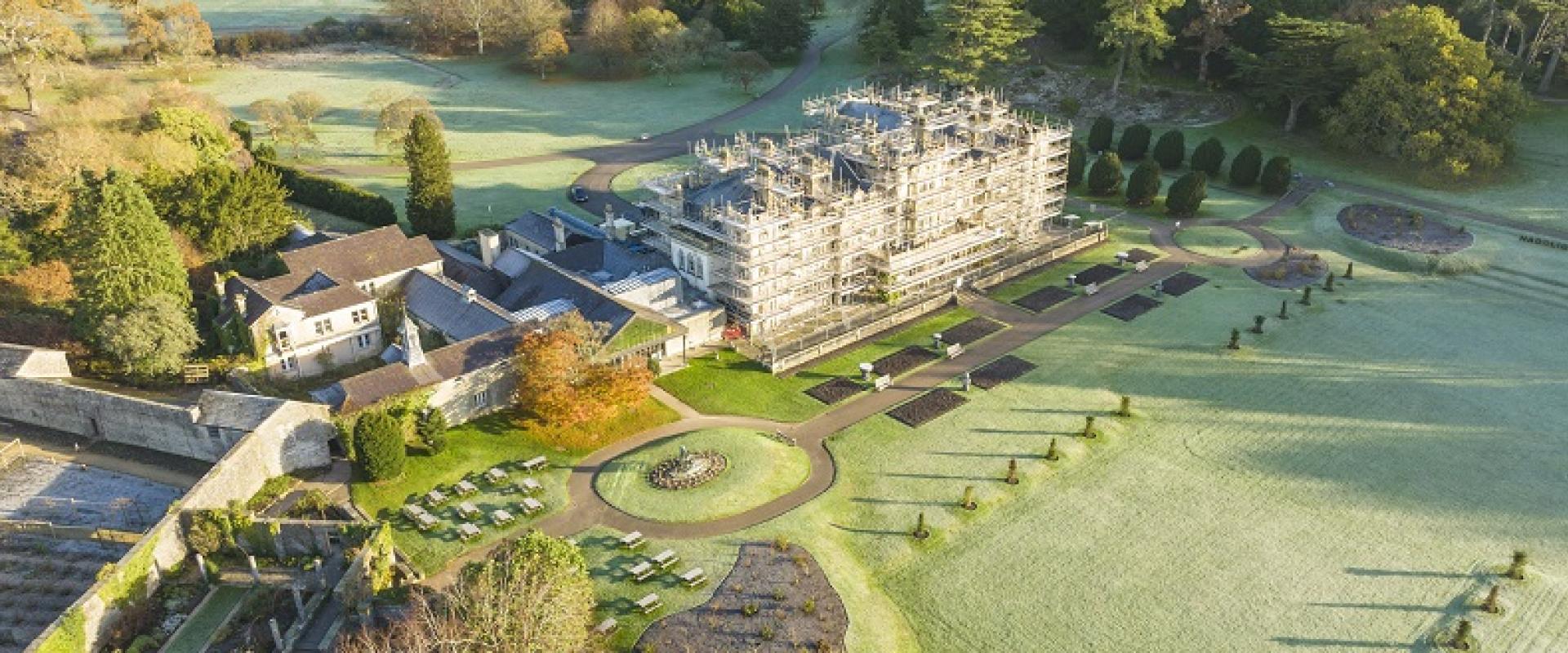 golygfa o'r awyr o'r gerddi / aerial view of the gardens