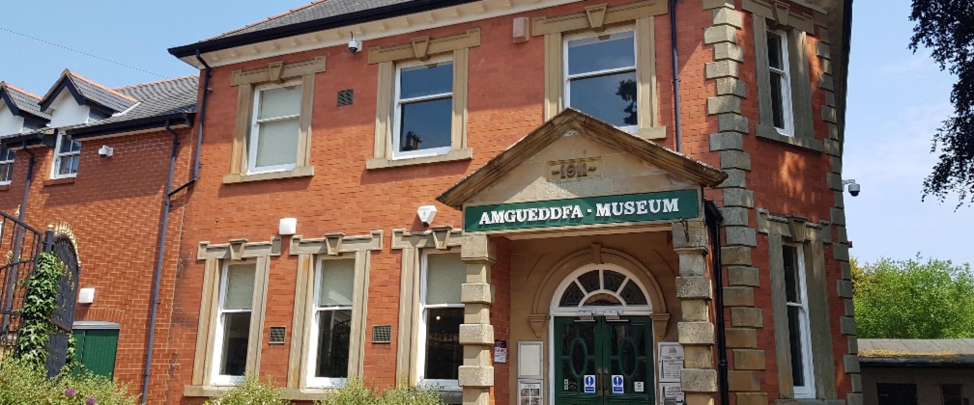 outside of Randnorshire museum