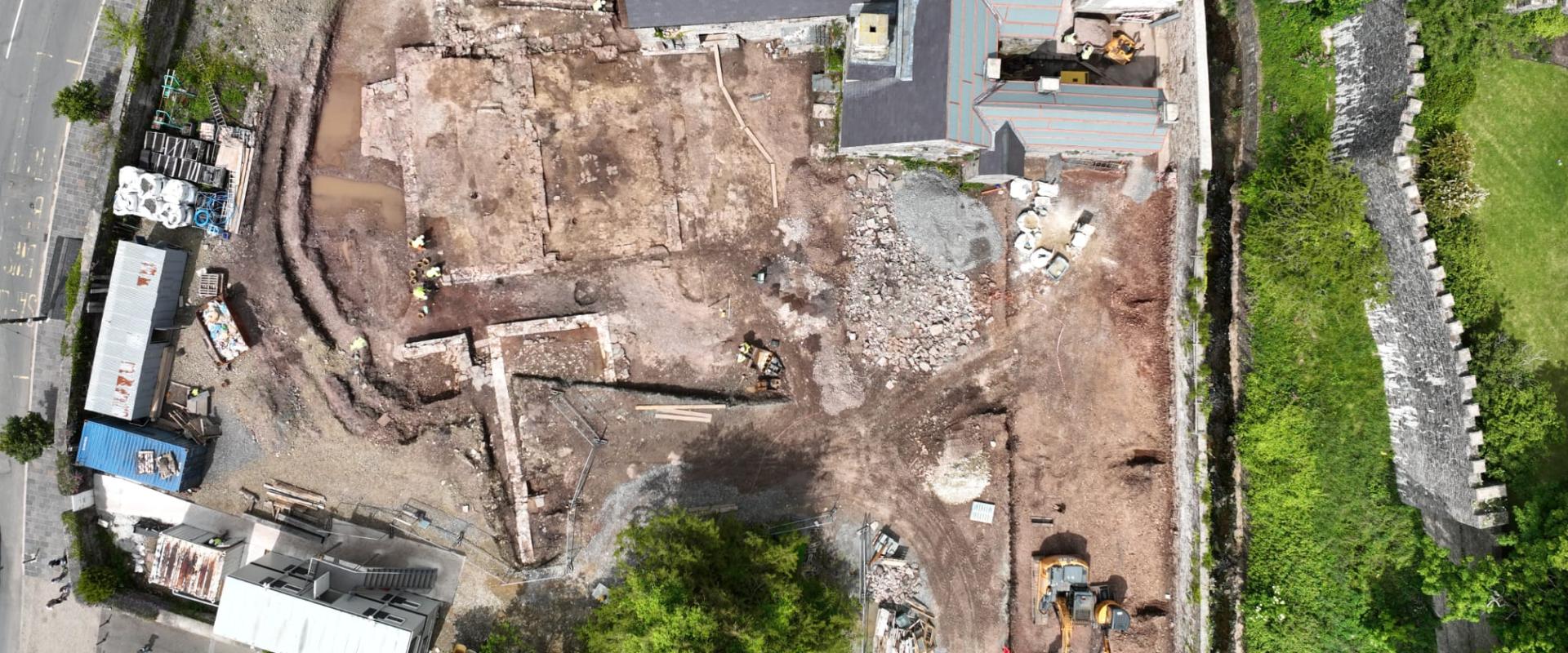 golygfa o'r awyr o'r safle / aerial view of the site