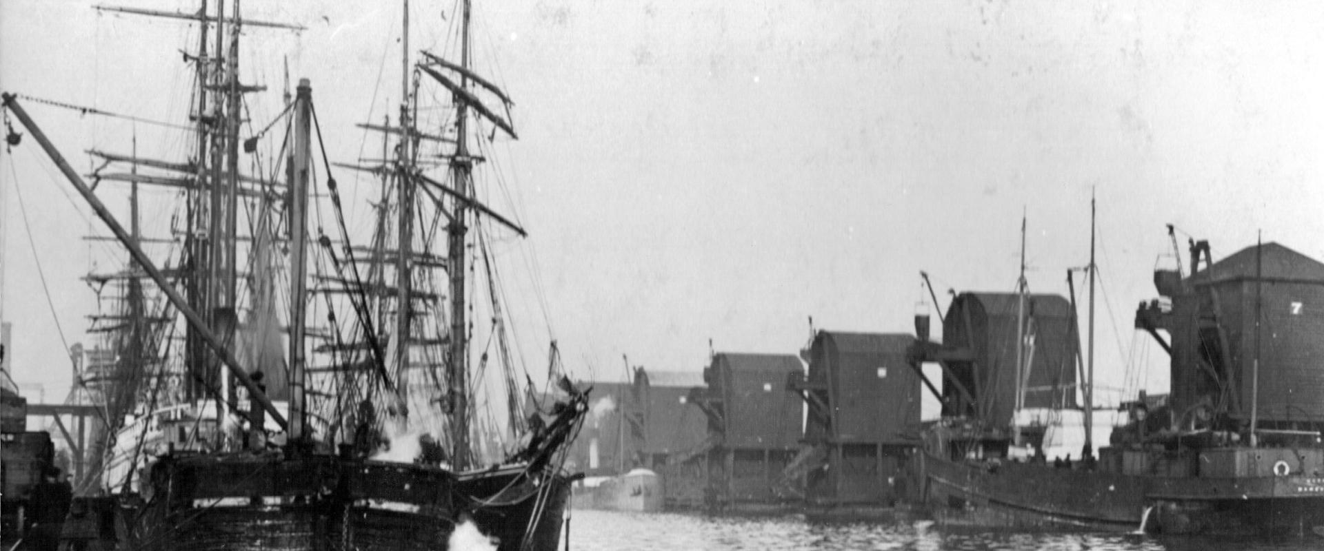 old black and white photograph of what was Tiger Bay Cardiff