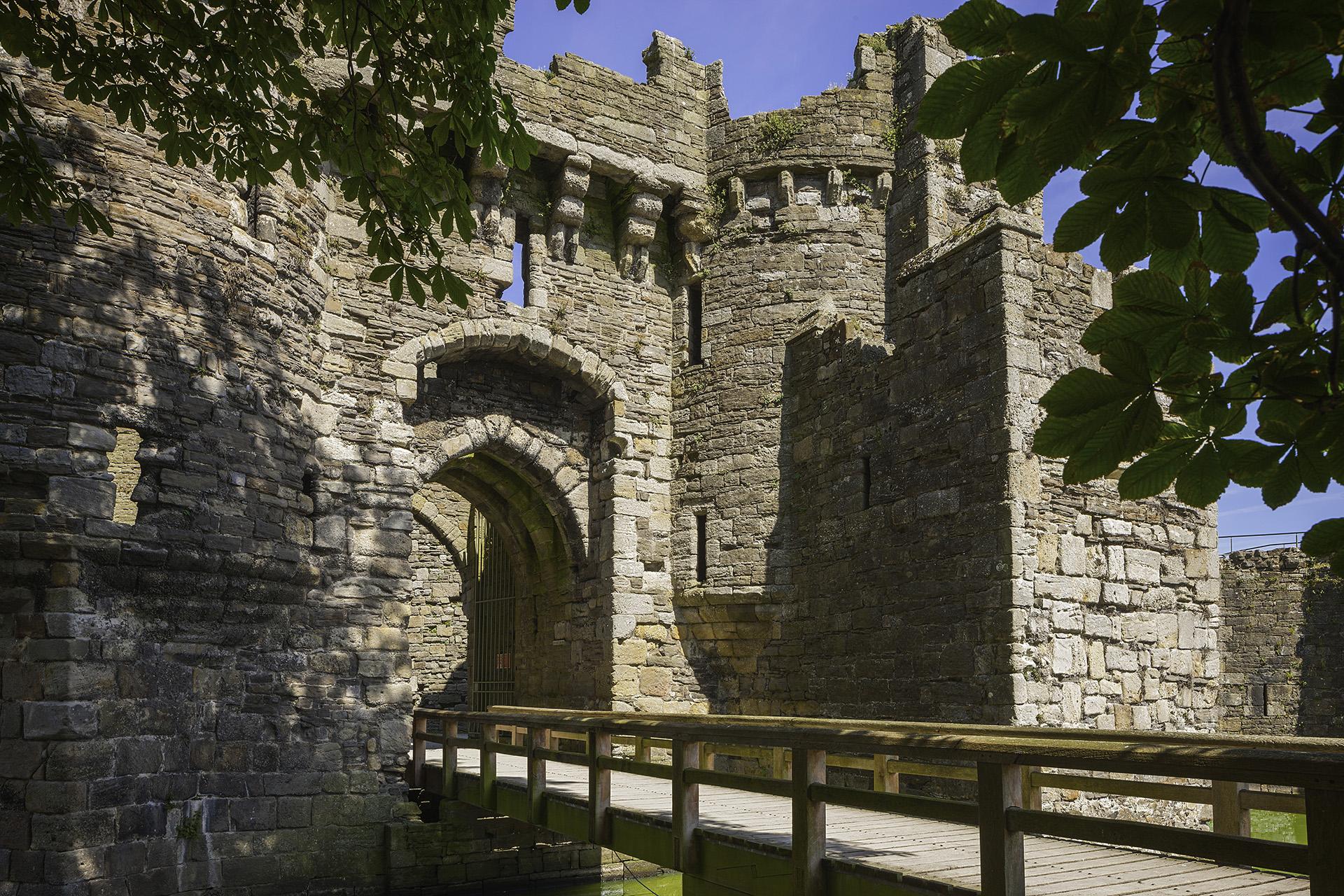 Castell Biwmares/Beaumaris Castle