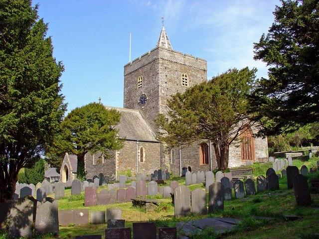 Eglwys Llanbadarn / Llanbadarn Church view from cemetery grounds